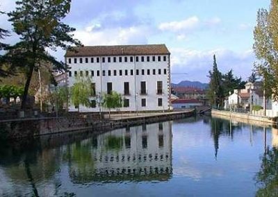 CAPELLADES E IGUALADA: DEL ARTE DEL PAPEL A LA MAGIA DEL TREN EN MINIATURA, 25 de Octubre